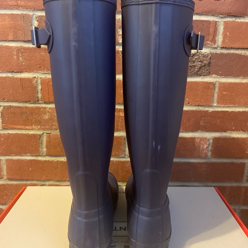 Purple Tall hunter boots gently worn - box included - Picture 9 of 16